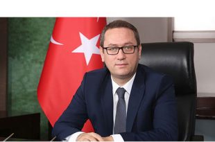 Mesafeni koru, tedbirini al